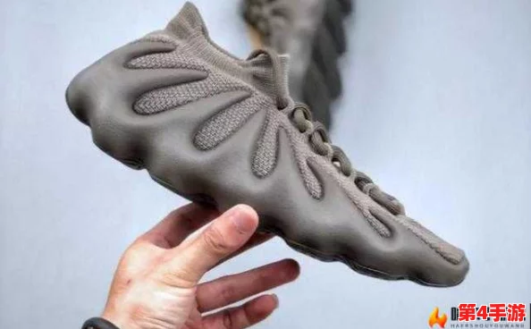 国产yeezy451横空出世,潮鞋界的＂王者荣耀＂即将开启新篇章