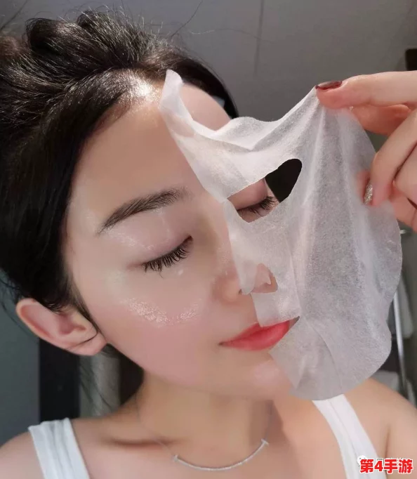 一面膜胸口一下从嘴到胸，让肌肤瞬间焕发光彩，体验前所未有的滋润与舒适感！