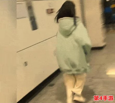 骚年澡堂玩高龄老头，真是让人哭笑不得，现场气氛热烈，忍不住想再去一次！