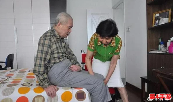 老头XXX╳XX性Aⅴ恋老，网友热议：剧情真实感人，带给人深思与反思！