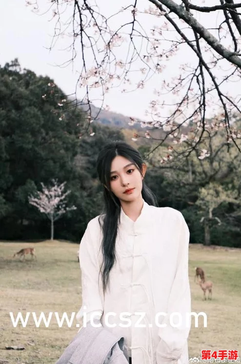 张筱雨人体玉门两腿打开：性感与艺术的完美结合，展现女性魅力