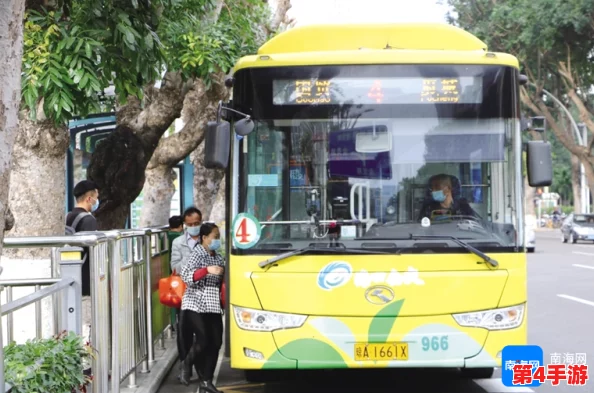 苏苏的公交车日记：记录每一次乘坐公交车的心情与故事，感受城市生活中的点滴温暖与思考