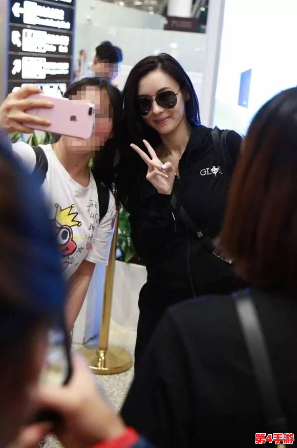 张柏芝下面毛又多又黑，这种描述引发了人们对她个人形象和私生活的好奇与讨论，令人关注其背后的故事