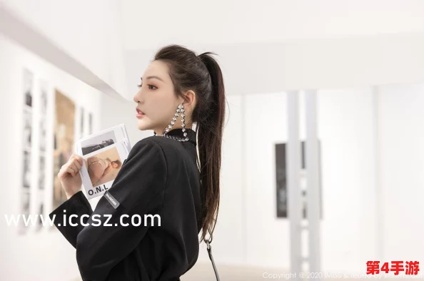 网友热议：XAX MANTA UZUN HAYA歌曲中文版，旋律动人，歌词深刻，让人感受到浓厚的情感与文化底蕴！