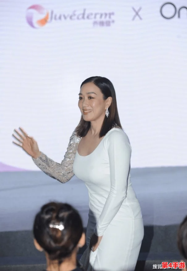 周妍希裸体引发热议，网友评价纷纷称赞其勇气与美感，探讨艺术与自我表达的界限。