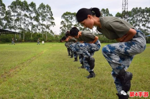 被教官们做到腿软了高H，展现出无与伦比的毅力与勇气，让人倍感振奋和鼓舞！