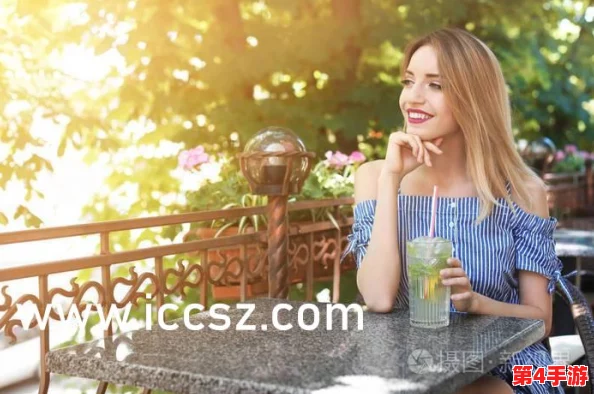 美女校花 张开腿让我 图片，清纯可爱又迷人的校园女神，展现青春风采与魅力的完美瞬间