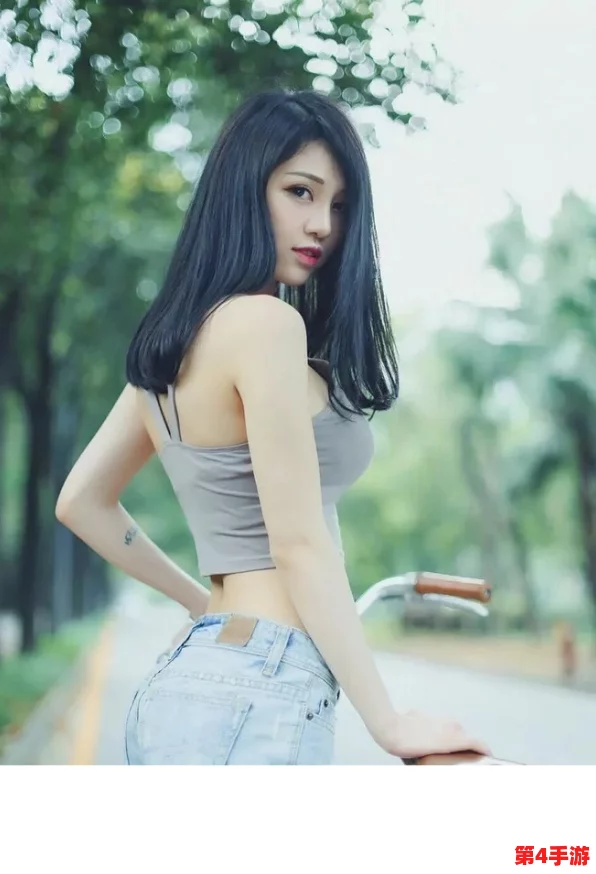 友田真希：才情出众，独步江湖，引领时尚潮流的风云人物