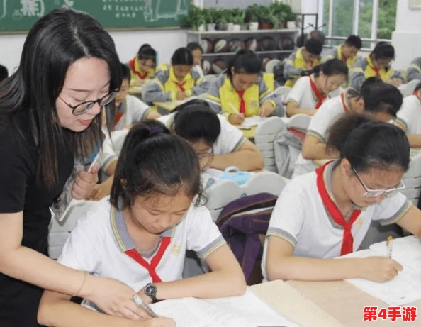 英语老师没戴罩子c了一节，学生们纷纷表示惊艳，课堂氛围瞬间活跃起来，真是令人难忘的一课！