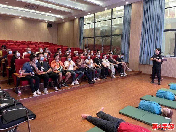 地铁紧急避险：选择逃生刃还是刀具？全面对比评估实用性与安全性