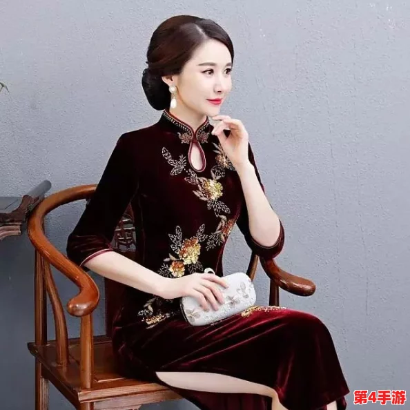 老师黑色双开真班主任丝旗袍的独特魅力与时尚风格，展现了教师职业的优雅与个性化表达
