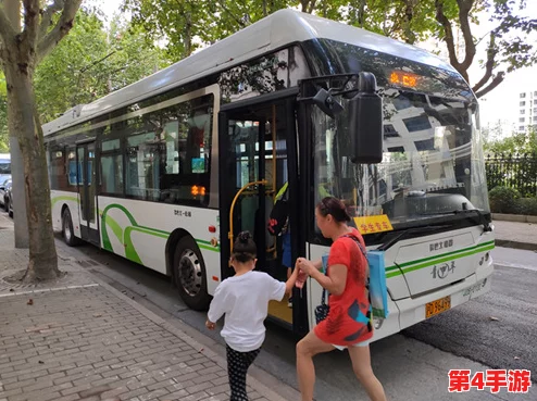 苏苏的公交车日记：坐如钟，行如飞，见闻无限，心境自由