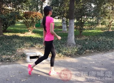差差差不多视频30分轮滑：年轻人热衷新潮运动，展现活力与激情的独特魅力