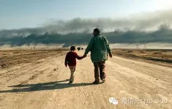 从小被爹娘用特殊药物养大，揭示不为人知的成长秘密与命运转折