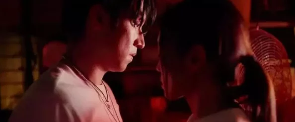 高清特写XXXHD国产：展现中国影视制作的精湛技艺与独特魅力，带给观众全新的视听体验和深刻思考