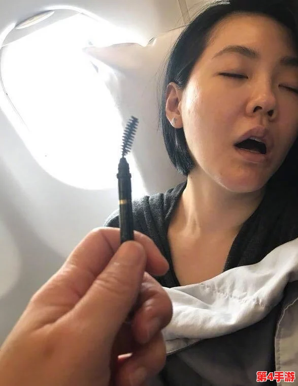 申鹤流眼泪翻白眼流口水，反映了当代社会对情感表达的复杂性与多样性，引发人们深思