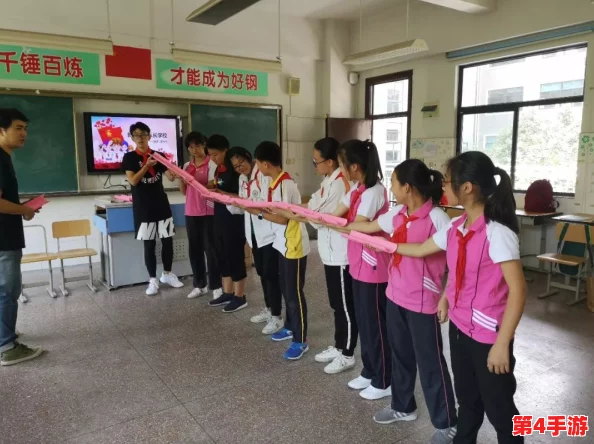 小学六年级自扣出桨，勇敢少年在水上活动中展现团队精神与创新能力
