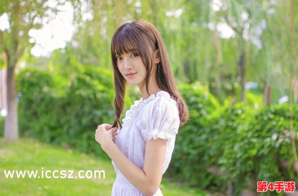 李丽莎喷水视频引发热议，网友纷纷讨论其背后的故事与影响，究竟是什么让这段视频如此受关注？