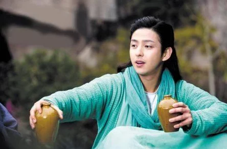 探索《剑网3指尖江湖》中'六本秘籍'的奥秘：解锁武学新境界与游戏深度玩法