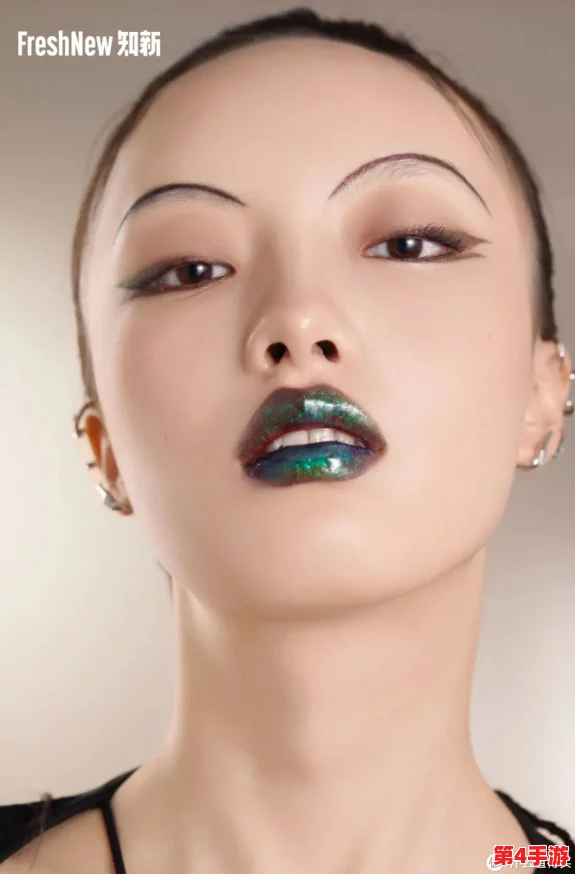 从"777奇米四色成人眼影"透视当代彩妆趋势与个性选择全解析 从"777奇米四色成人眼影"透视当代彩妆趋势与个性选择全解析