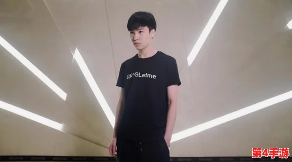 CF手游爆破新境界:解锁螃蟹步策略,数据中心战役助你瞬变战场主宰! CF手游爆破新境界:解锁螃蟹步策略,数据中心战役助你瞬变战场主宰!