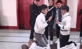男生女生差差差30分钟很疼的喜剧片：探讨性别关系与幽默元素交织的电影艺术