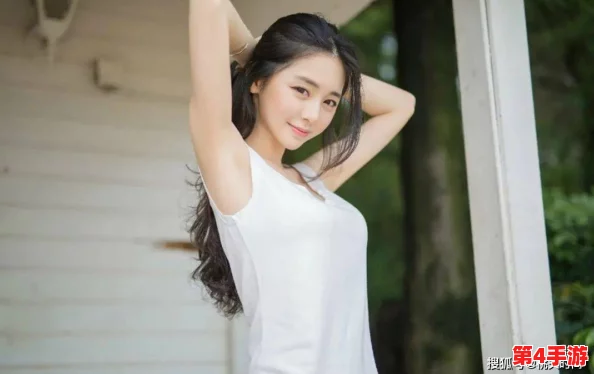 白丝校花h：校园青春与时尚潮流的完美结合，展现年轻人的活力与魅力
