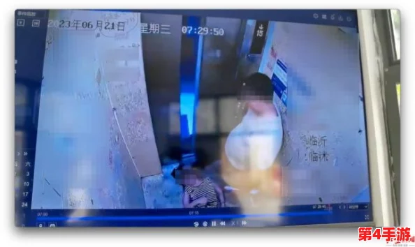 男女电梯活春宫事件进展：警方介入调查，涉事人员已被拘留并面临法律责任