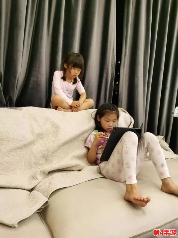 麻花天美星空mv:这是一部充满梦幻色彩的音乐视频,展现了美丽的星空与动人的旋律,带给观众视觉与听觉的双重享受 麻花天美星空mv:这是一部充满梦幻色彩的音乐视频,展现了美丽的星空与动人的旋律,带给观众视觉与听觉的双重享受